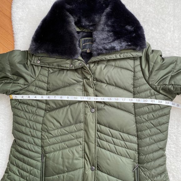 WEATHERPROOF Women's Modern Shaped Puffer Coat, Faux Fur, Olive, Size 1X - Picture 4 of 9